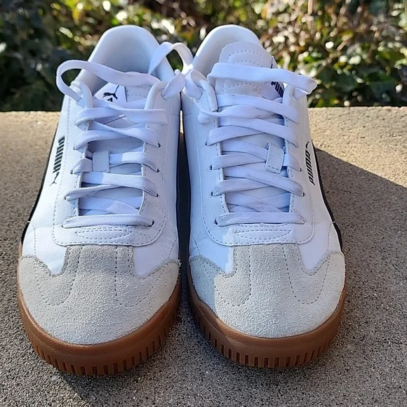 Puma White and Black Sneakers with Brown Sole - Picture 2 of 8